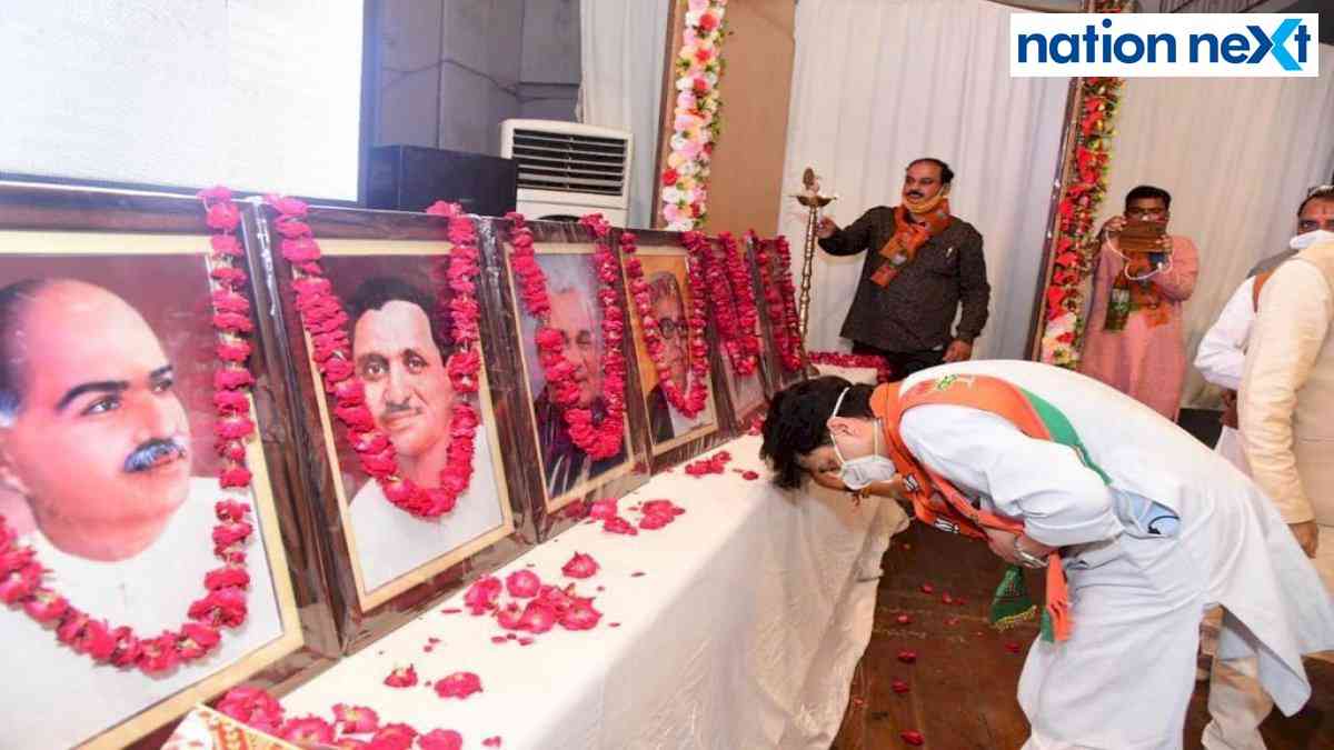 Jyotiraditya Scindia pati g tribute to Dr Hedgewar, founder of RSS
