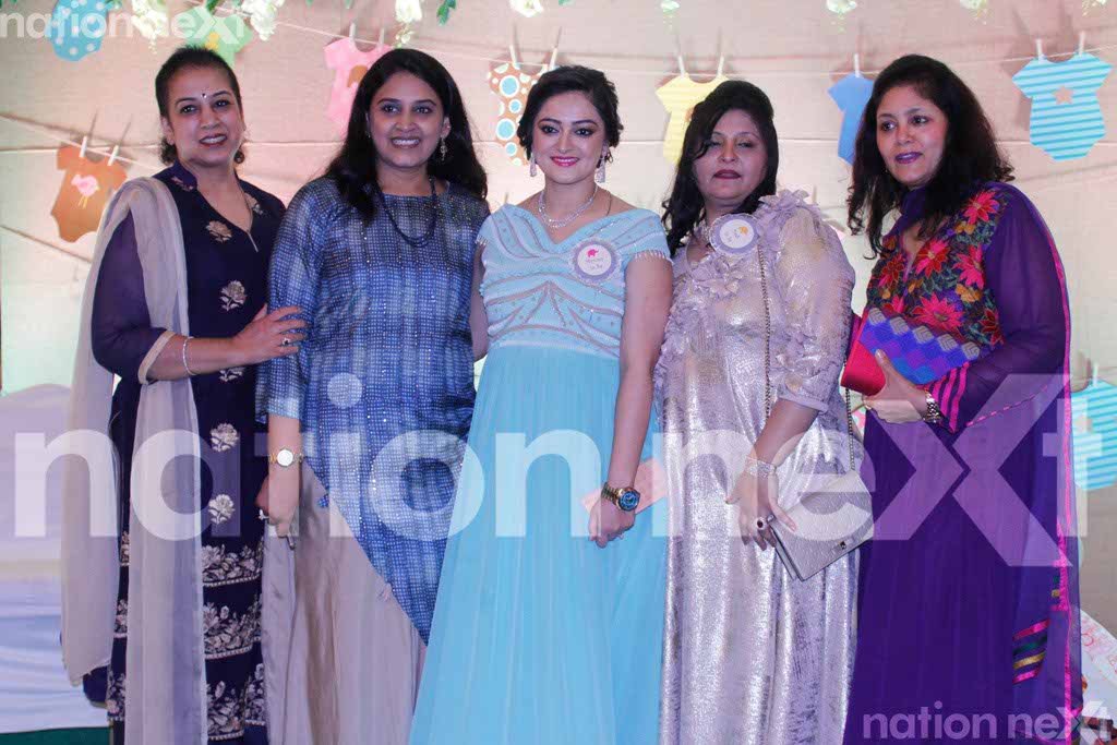 Anu Kalra, Swati Singhee, Sneha Vastani, Tina Vastani and Ritu Nahar during Sneha Vastani's baby shower at Hotel Centre Point, Nagpur
