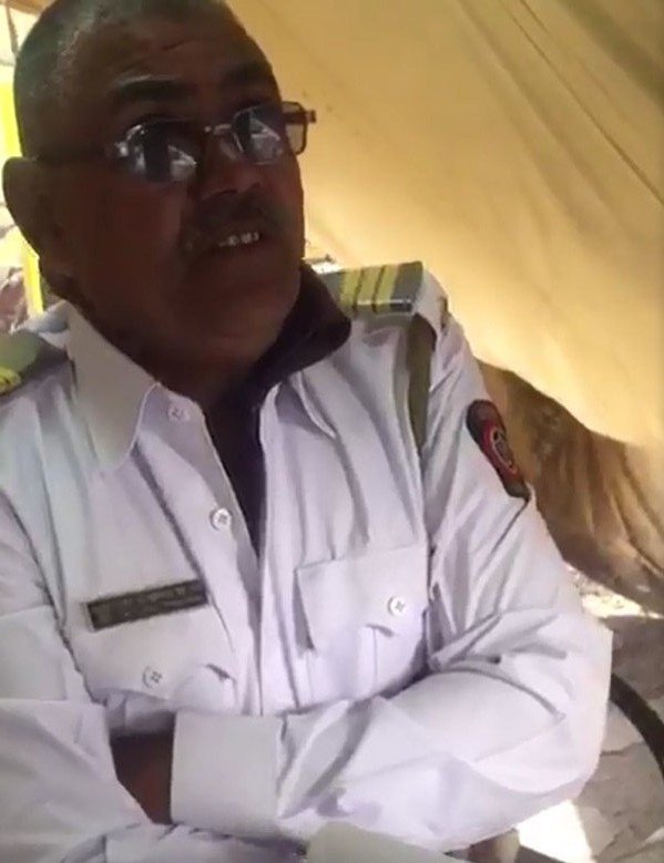 A Nagpur Traffic Police constable was caught on camera accepting a bribe from two youngsters at Dosar Bhawan Square, Central Avenue, Nagpur.