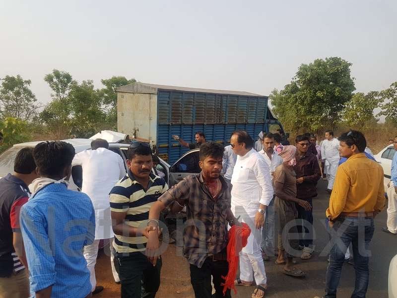 Ex-deputy CM Ajit Pawar an former minister of Maharashtra Anil Deshmukh saved five stranded accident victims on Thursday. 