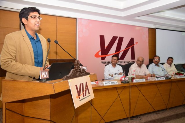 Experts during a workshop organised by Economy and Finance Forum of VIA said that it's the perfect time for entrepreneurs to become industrialists. 