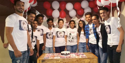 As the Baadshah of Bollywood Shah Rukh Khan clocked 27 years in Bollywood, nation celebrated this milestone with great spirits