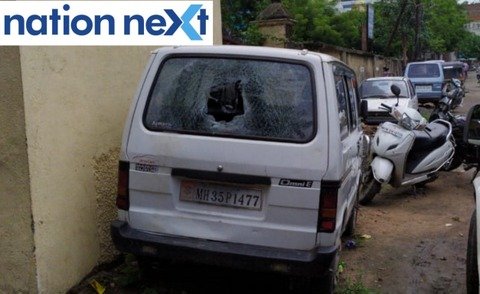 Residents of Mohan Nagar at Sadar in Nagpur, got in a tizzy after the glasses of four cars were left in a smashed condition on Saturday early morning.