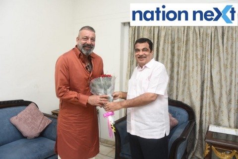 Bollywood actor Sanjay Dutt paid a courtesy visit at Union Minister Nitin Gadkaris residence in Nagpur 'Bhakti' on Sunday. 