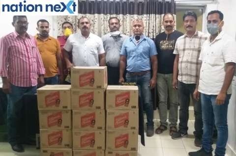 Nagpur Police Crime Branch officials raided gangster Chanda Thakurs residence in Shanti Nagar and seized around 13 boxes of liquor.