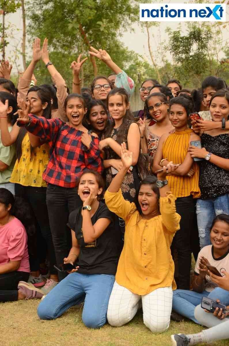 Students during the event 'Flashmob 2K22' organised at Tulsiramji Gaikwad Patil College in Nagpur
