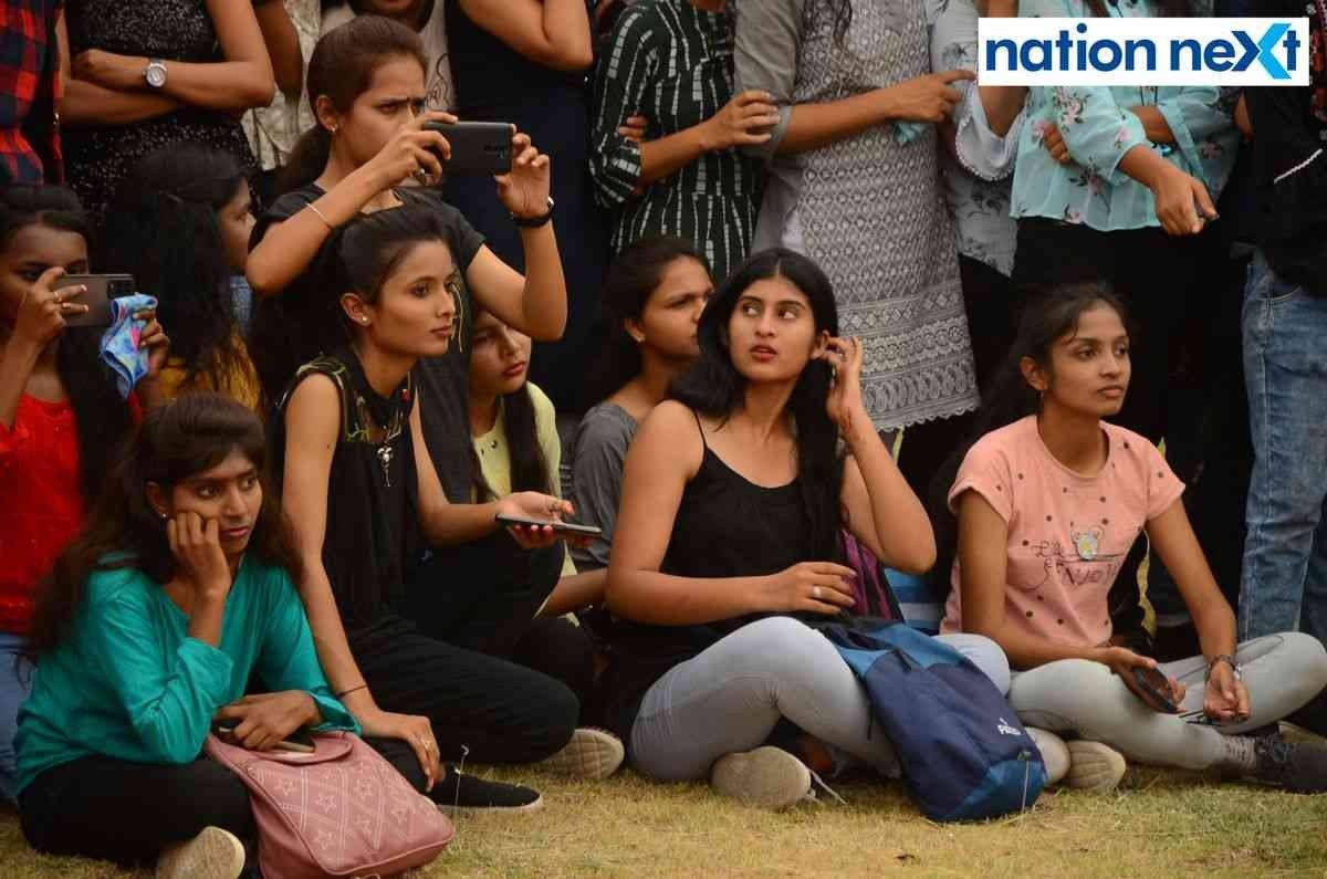 Students during the event 'Flashmob 2K22' organised at Tulsiramji Gaikwad Patil College in Nagpur