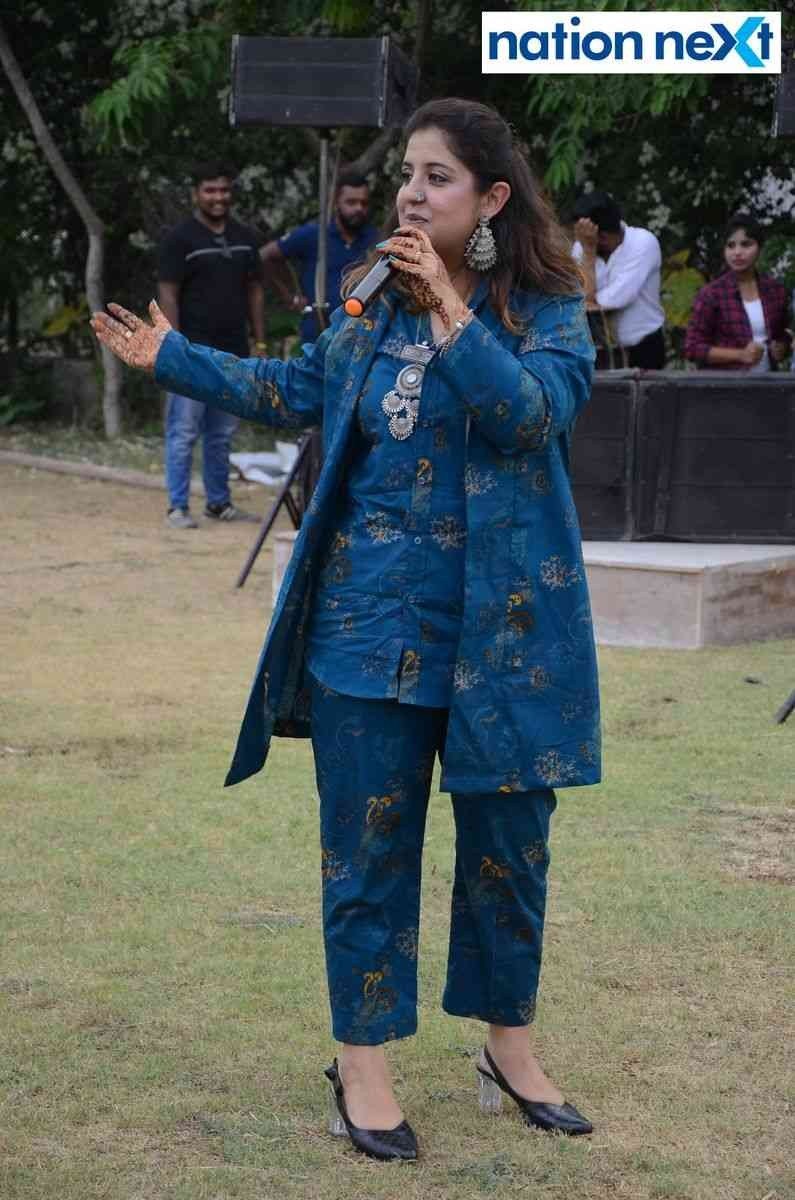 RJ Nisha during the event 'Flashmob 2K22' organised at Tulsiramji Gaikwad Patil College in Nagpur