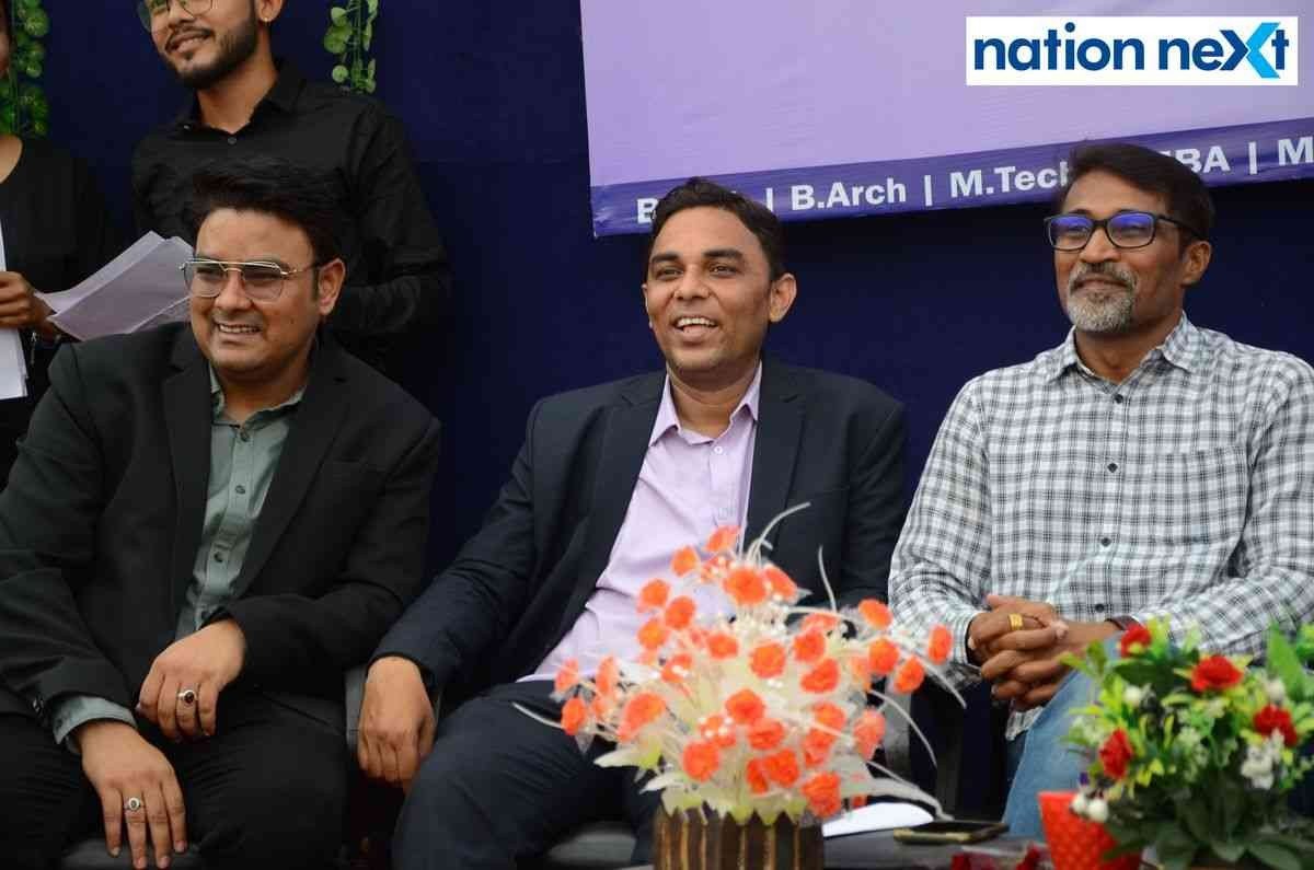 Waseem Qureshi, V Kshirsagar and Dr Prashant Kadu during the event 'Flashmob 2K22' organised at Tulsiramji Gaikwad Patil College in Nagpur