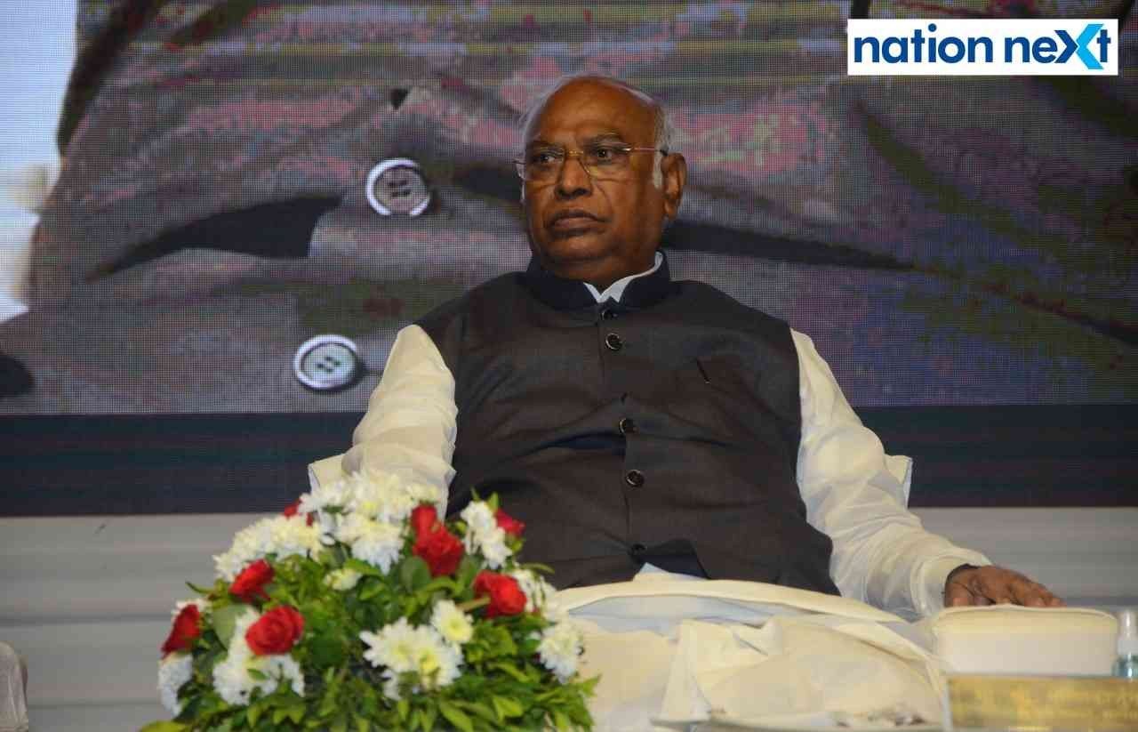 Mallikarjun Kharge during Dr Nitin Raut's book launch on 'Ambedkar on Population Policy’
