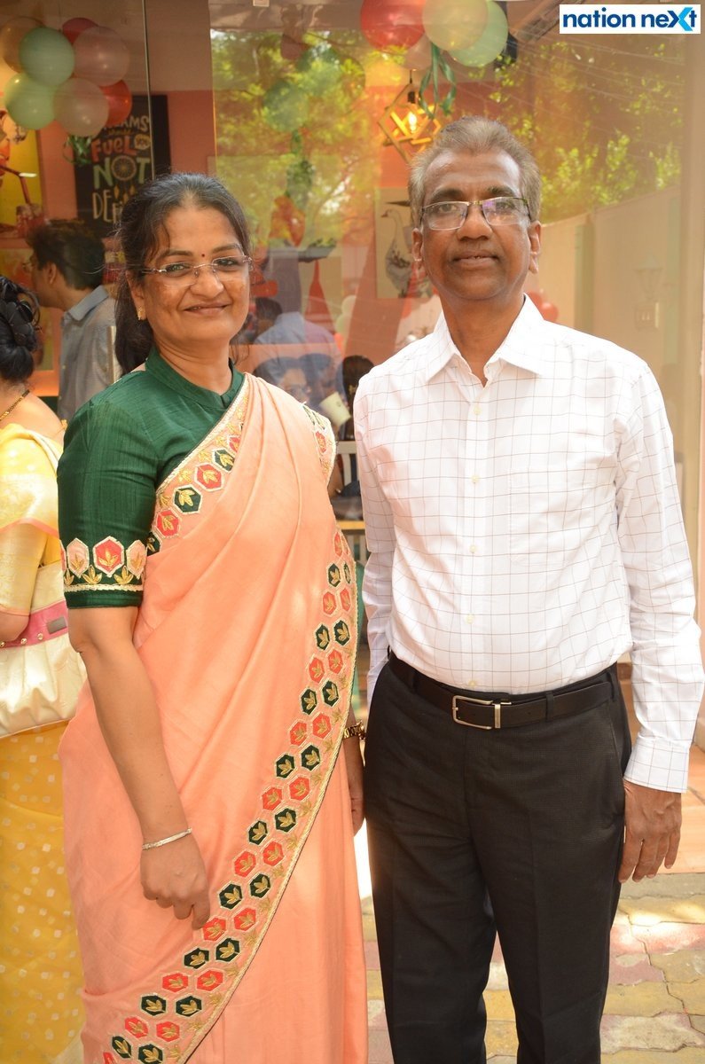 Divya and Vijay Panpalia during the inauguration of 'SEVEN O' ELEVEN' in Nagpur