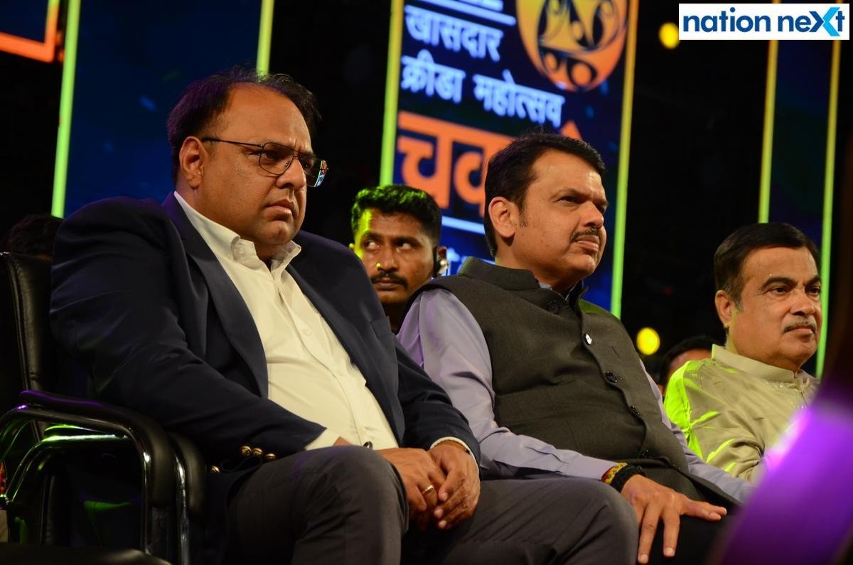 Jasmeet Singh, Devendra Fadnavis and Nitin Gadkari during the closing ceremony of the Season 4 of Khasdar Krida Mahotsav in Nagpur