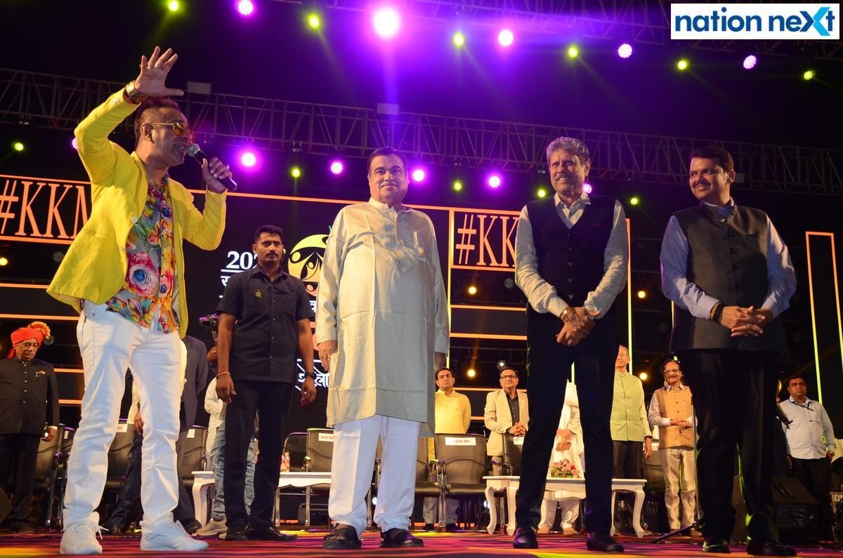 RJ Rajan, Nitin Gadkari, Kapil Dev and Devendra Fadnavis during the closing ceremony of the Season 4 of Khasdar Krida Mahotsav in Nagpur