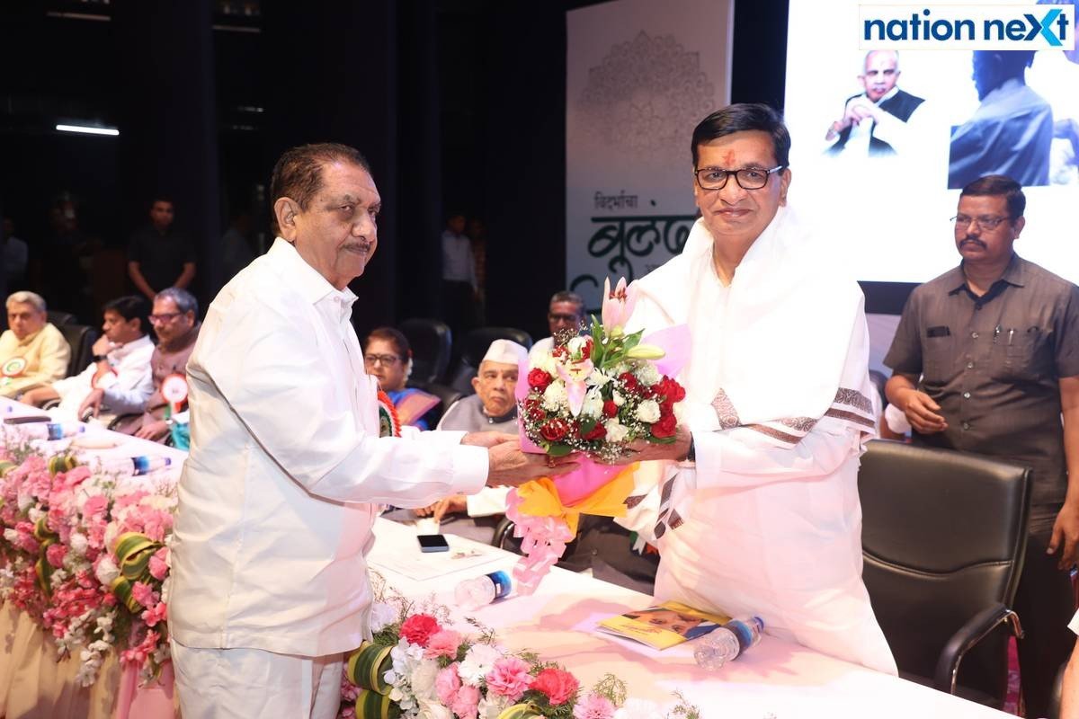 Former minister Shivajirao Moghe and Maharashtra Minister Balasaheb Thorat during 'Amrut Mahotsav' organised at Suresh Bhat auditorium in Nagpur to celebrate Ranjeet Deshmukh's 75th birthday
