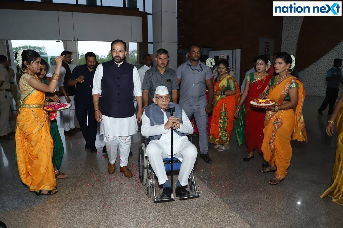 Dr Amol and Ranjeet Deshmukh during 'Amrut Mahotsav' organised at Suresh Bhat auditorium in Nagpur to celebrate Deshmukh's 75th birthday