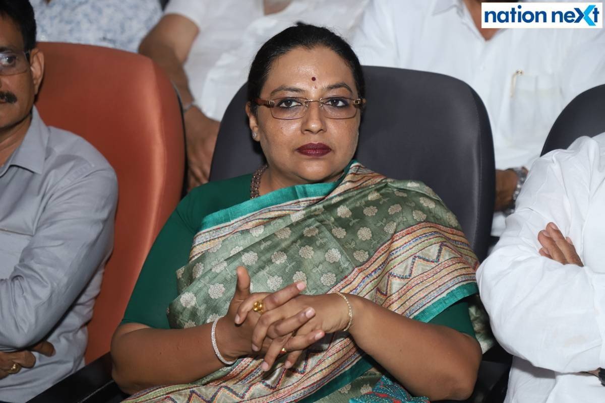 Amravati's Guardian Minister Yashomati Thakur during 'Amrut Mahotsav' organised at Suresh Bhat auditorium in Nagpur to celebrate Deshmukh's 75th birthday