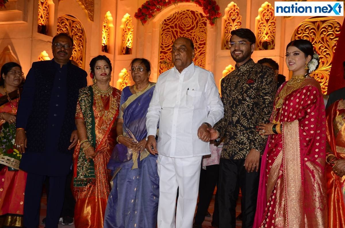 Former MP Datta Meghe at Sanket and Anushka Bawankule's wedding reception in Nagpur