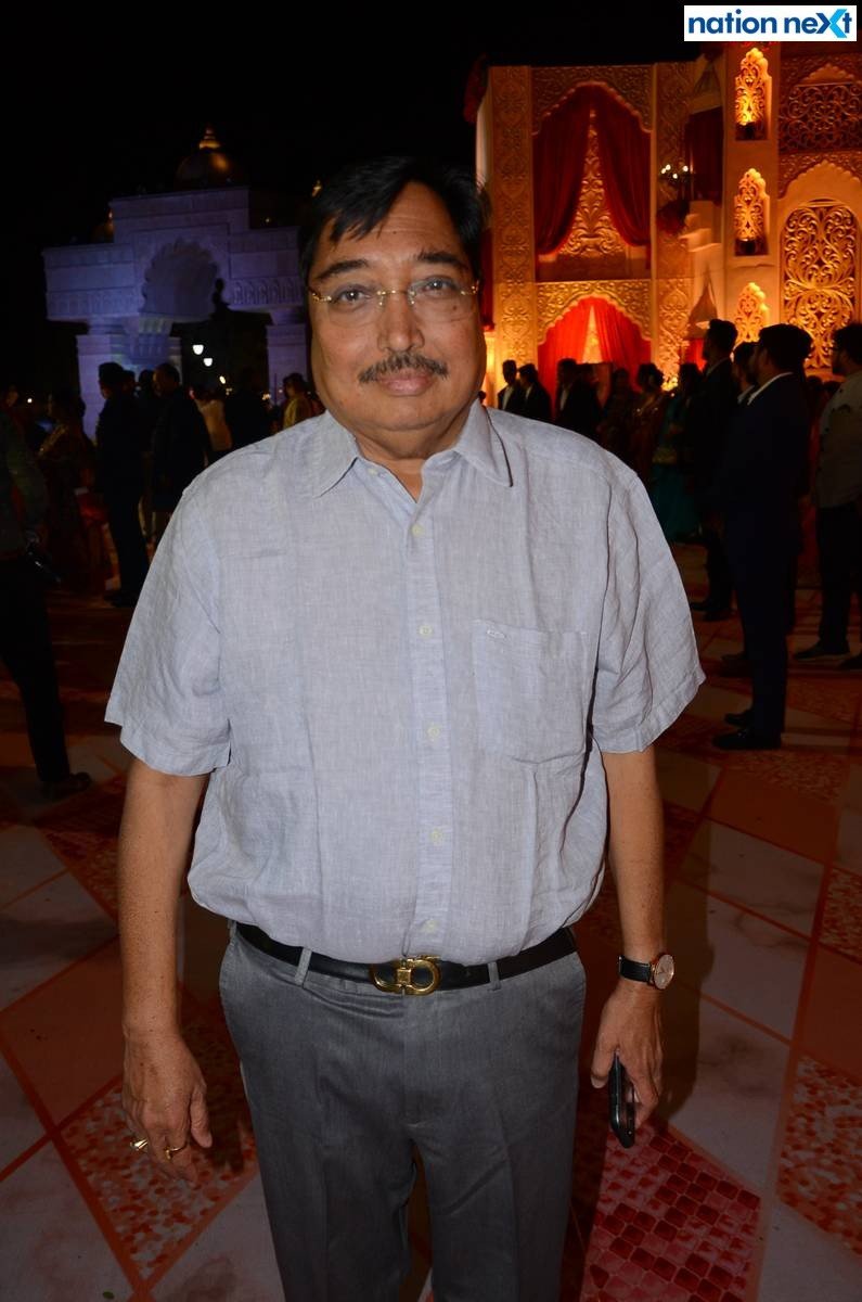 Sunil Raisoni at Sanket and Anushka Bawankule's wedding reception in Nagpur
