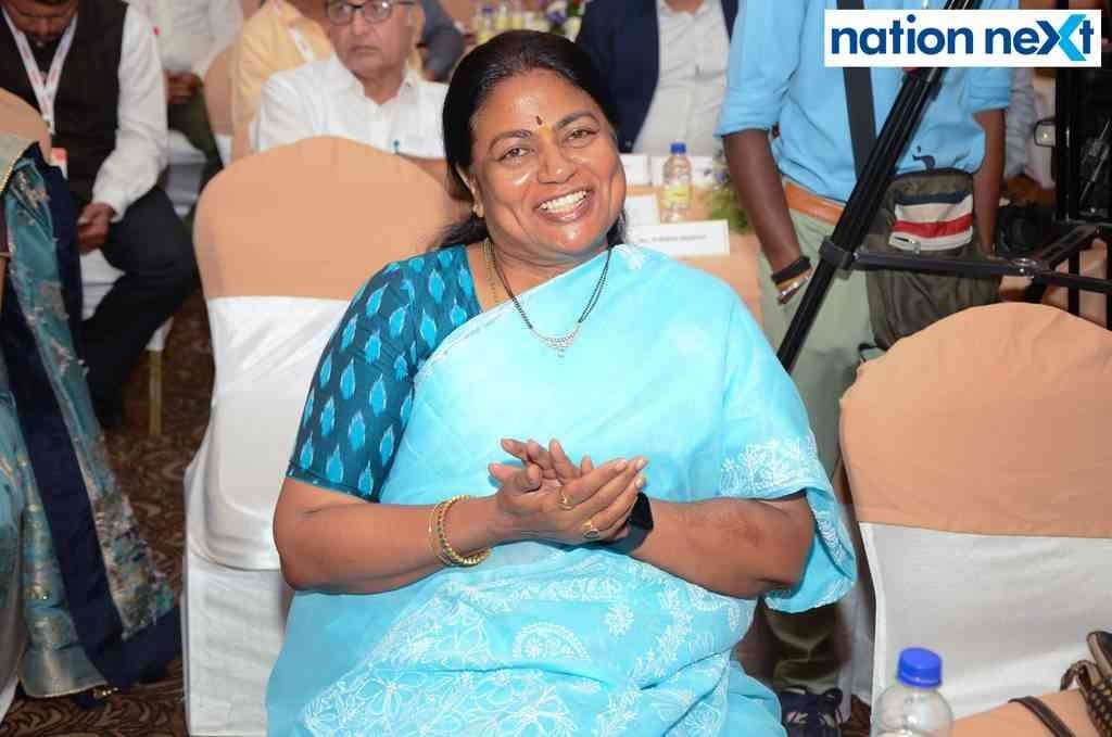 R Vimla during Lokmat Times Excellence in Healthcare Awards 2021’ held in Nagpur